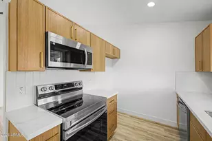 3033 W Tonopah Dr, Phoenix, AZ 85027 - Photo 10