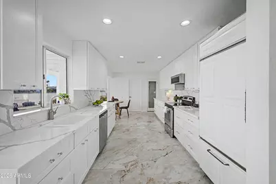10601 W Bayside Road, Sun City, AZ 85351 - Photo 20