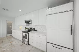 10601 W Bayside Rd, Sun City, AZ 85351 - Photo 18