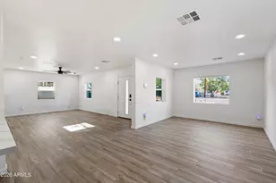 333 E Clarendon Ave, Phoenix, AZ 85012 - Photo 18