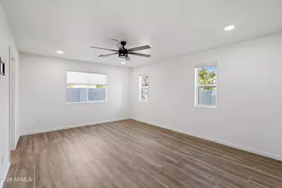333 E Clarendon Avenue, Phoenix, AZ 85012 - Photo 24