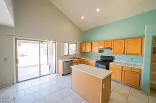 12682 W Flower St, Avondale, AZ 85392 - Photo 4