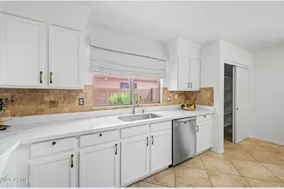 16020 N 86th Lane, Peoria, AZ 85382 - Photo 18