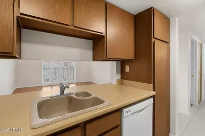 3033 E Devonshire Avenue #3015, Phoenix, AZ 85016 - Photo 4