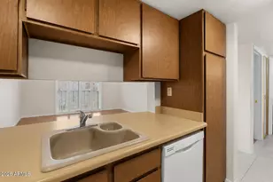 3033 E Devonshire Ave, Phoenix, AZ 85016 - Photo 4