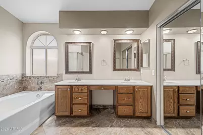 19424 N 33rd Place, Phoenix, AZ 85050 - Photo 18