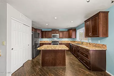 19424 N 33rd Place, Phoenix, AZ 85050 - Photo 10
