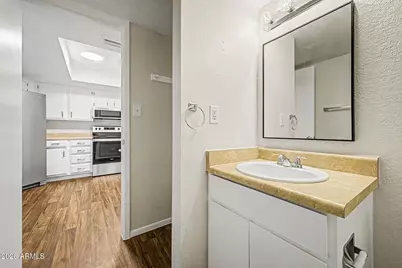 13833 N 41st Lane, Phoenix, AZ 85053 - Photo 12