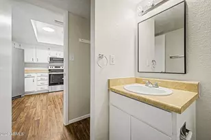13833 N 41st Ln, Phoenix, AZ 85053 - Photo 12