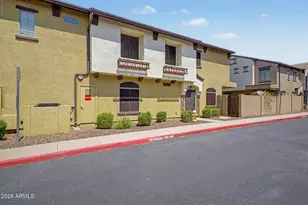 2725 E Mine Creek Rd, Phoenix, AZ 85024 - Photo 2