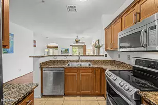 2725 E Mine Creek Rd, Phoenix, AZ 85024 - Photo 10