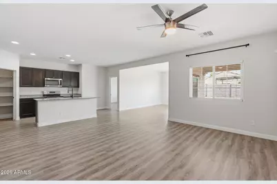 11204 W Mobile Lane, Tolleson, AZ 85353 - Photo 4