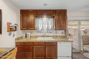 10619 W Coggins Dr, Sun City, AZ 85351 - Photo 16