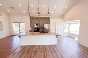 615 W Montoya Ln, Phoenix, AZ 85027 - Photo 2