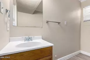2301 W Hayward Ave, Phoenix, AZ 85021 - Photo 26