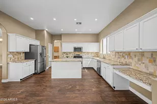 245 E Smoke Tree Rd, Gilbert, AZ 85296 - Photo 10