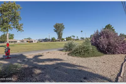 12208 N Pebble Beach Drive, Sun City, AZ 85351 - Photo 10