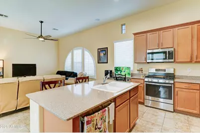 20930 W Sunrise Lane, Buckeye, AZ 85396 - Photo 6