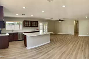 10021 N 47th Dr, Glendale, AZ 85302 - Photo 6