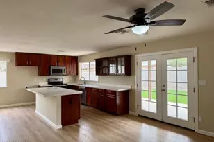 10021 N 47th Dr, Glendale, AZ 85302 - Photo 4