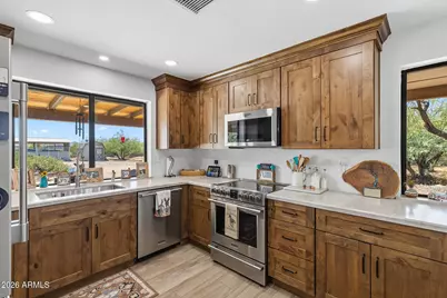 1011 E Maddock Road, Phoenix, AZ 85086 - Photo 1