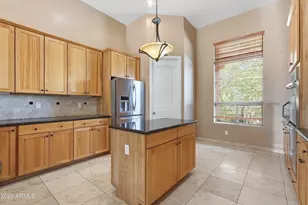 31 E Desert Hills Dr, Phoenix, AZ 85086 - Photo 8
