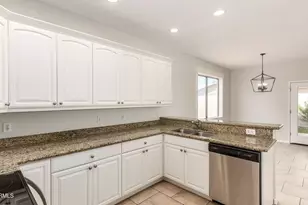 711 S Paustian Cir, Apache Junction, AZ 85120 - Photo 6