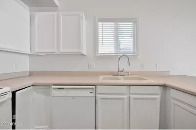 313 S Ocean Drive, Gilbert, AZ 85233 - Photo 6