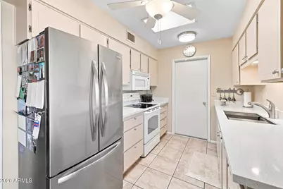 10822 W Santa Fe Drive, Sun City, AZ 85351 - Photo 22