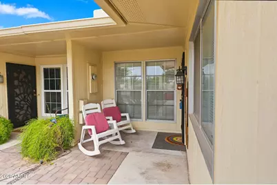 10822 W Santa Fe Drive, Sun City, AZ 85351 - Photo 2