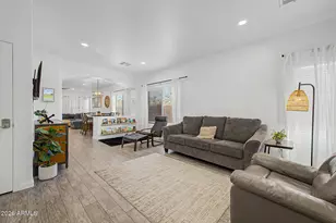 22447 S 214th St, Queen Creek, AZ 85142 - Photo 2