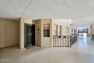 5104 N 32nd St, Phoenix, AZ 85018 - Photo 1