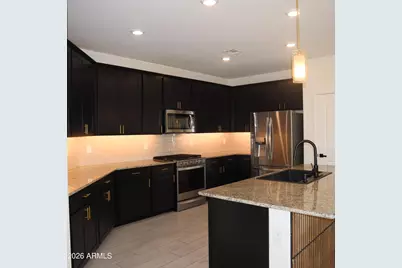 2413 W Sunland Avenue, Phoenix, AZ 85041 - Photo 14