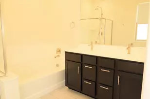 2413 W Sunland Ave, Phoenix, AZ 85041 - Photo 30