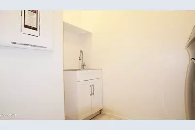 2413 W Sunland Avenue, Phoenix, AZ 85041 - Photo 36