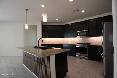 2413 W Sunland Avenue, Phoenix, AZ 85041 - Photo 12