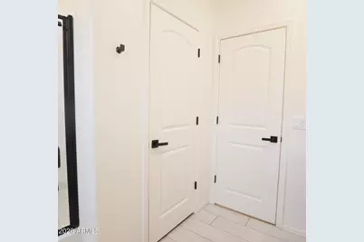 2413 W Sunland Avenue, Phoenix, AZ 85041 - Photo 20