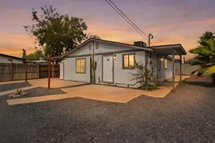 9047 N 9th St, Phoenix, AZ 85020 - Photo 1