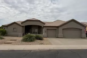 943 E Desert Flower Ln, Phoenix, AZ 85048 - Photo 2