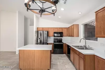 2014 N 84 Lane, Phoenix, AZ 85037 - Photo 8