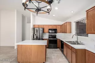 2014 N 84th Ln, Phoenix, AZ 85037 - Photo 8