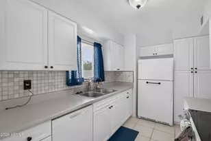 2029 W Sunnyside Ave, Phoenix, AZ 85029 - Photo 16
