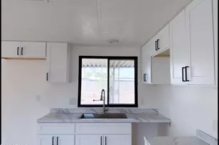303 E South Mountain Ave, Phoenix, AZ 85042 - Photo 16