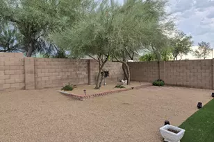 2157 E Crest Ln, Phoenix, AZ 85024 - Photo 12