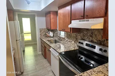 5208 S Hazelton Lane, Tempe, AZ 85283 - Photo 4