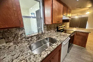 5208 S Hazelton Ln, Tempe, AZ 85283 - Photo 2