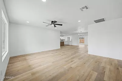 5207 N 39th Drive, Phoenix, AZ 85019 - Photo 4