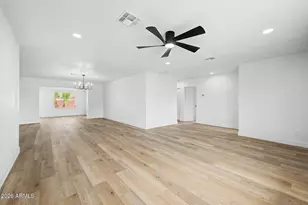 5207 N 39th Dr, Phoenix, AZ 85019 - Photo 6