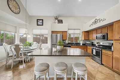 10387 W Cashman Drive, Peoria, AZ 85383 - Photo 8