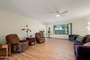 18018 N Highwood Ct, Sun City, AZ 85373 - Photo 6